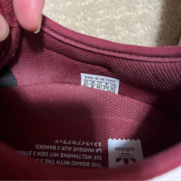 Adidas Shoes, sz 9.5 - Picture 4 of 5